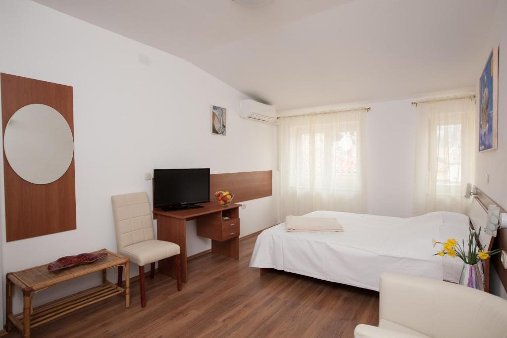 Apartments And Rooms Liburnija Opatija Chambre photo