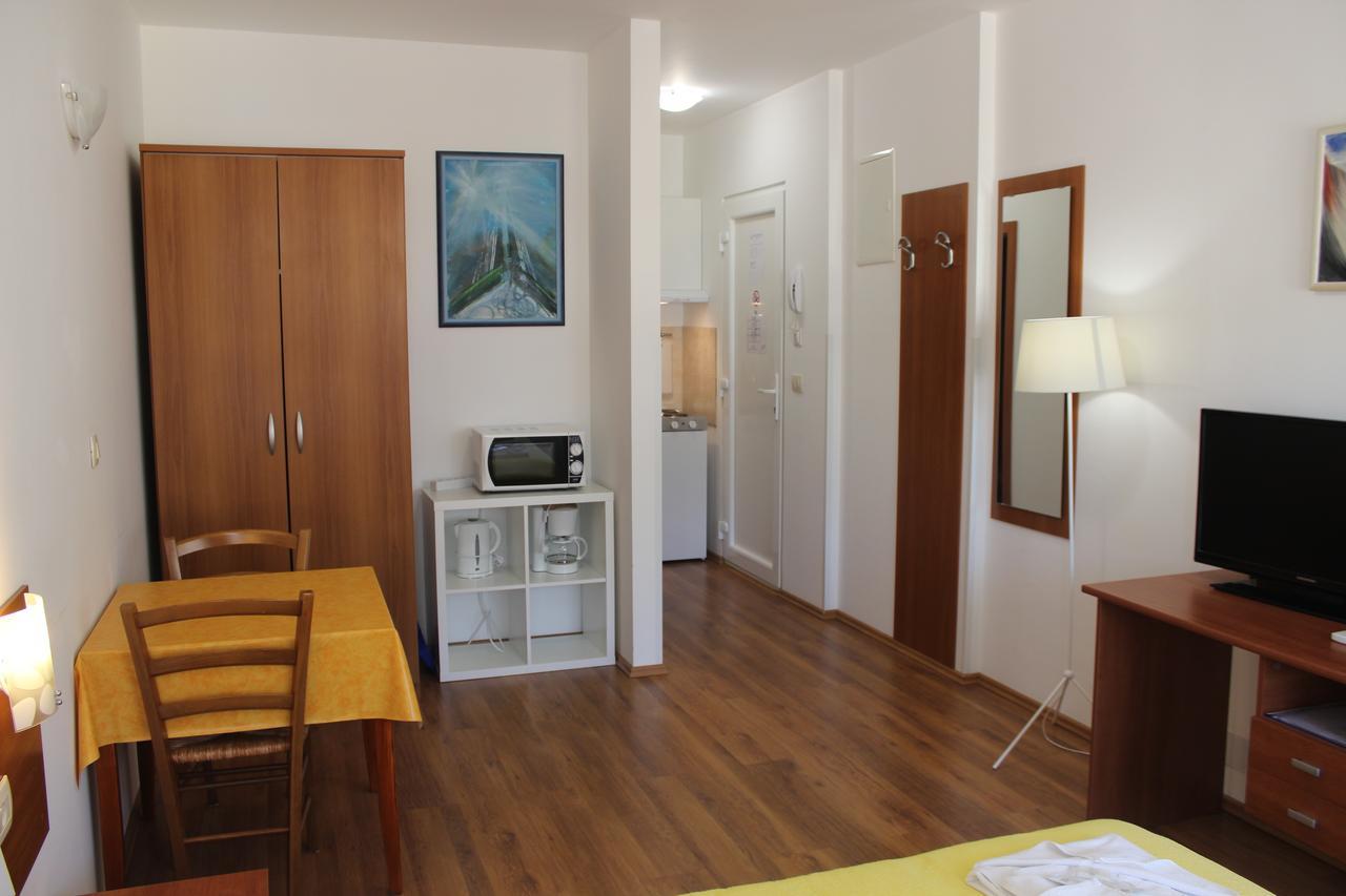 Apartments And Rooms Liburnija Opatija Extérieur photo